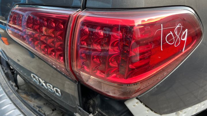 Tail Light (RH) - 2014 Infiniti QX80 SUV