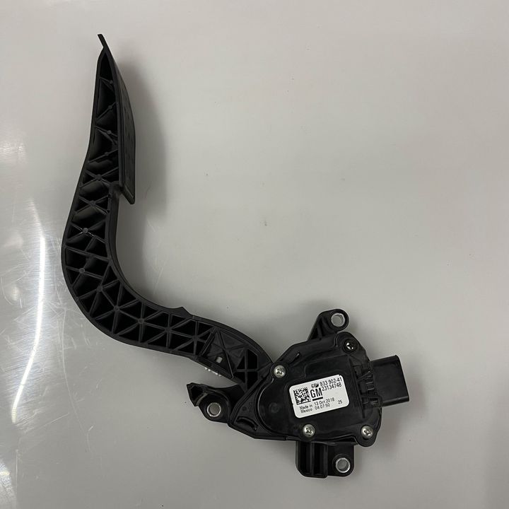 Accelerator pedal - 2019 Chevrolet Traverse LT