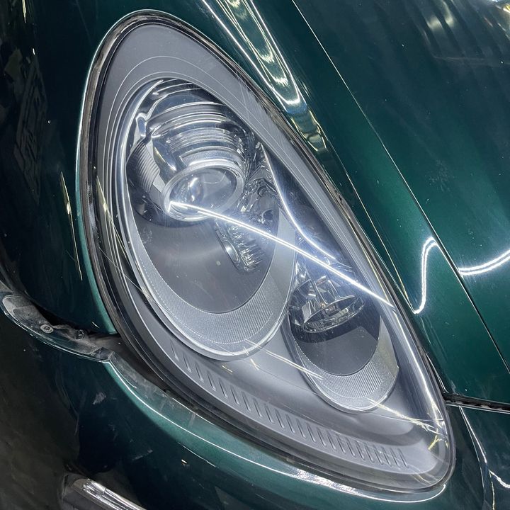 Headlight (RH) - 2013 Porsche Cayenne