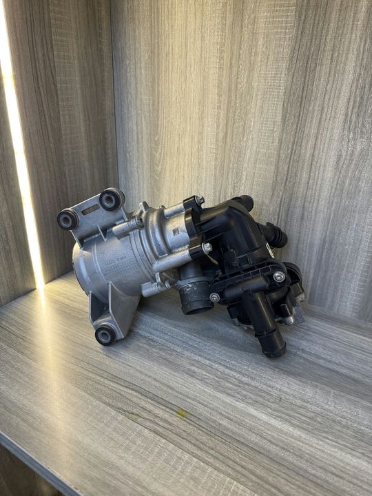 Mercedes-Benz M264 Engine Water Pump & Thermostat Assembly
