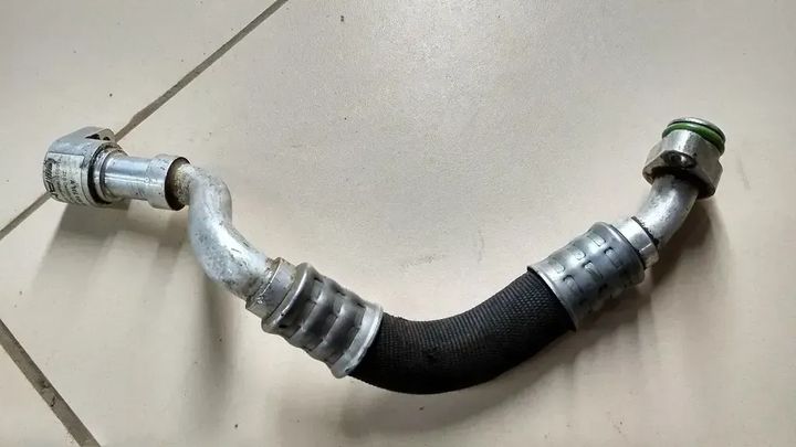 a1665000688   oil line