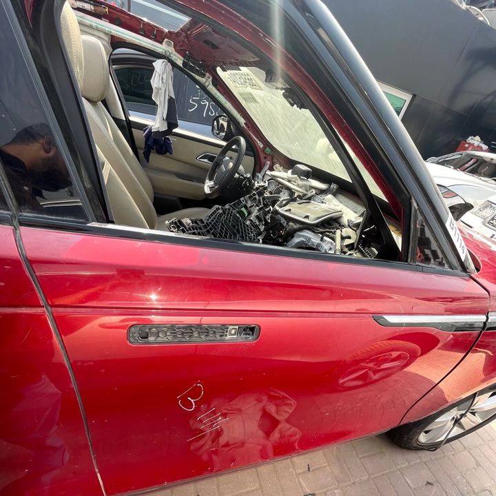 Door (RHF) - 2019 Land Rover RANGE ROVER VELAR