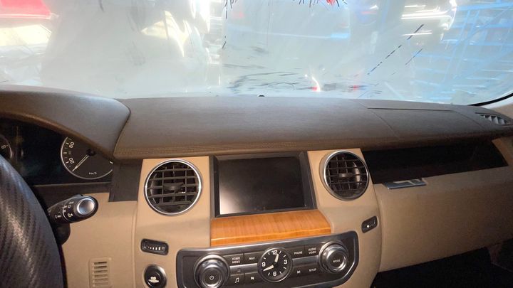 Dashboard - 2015 Land Rover LR4