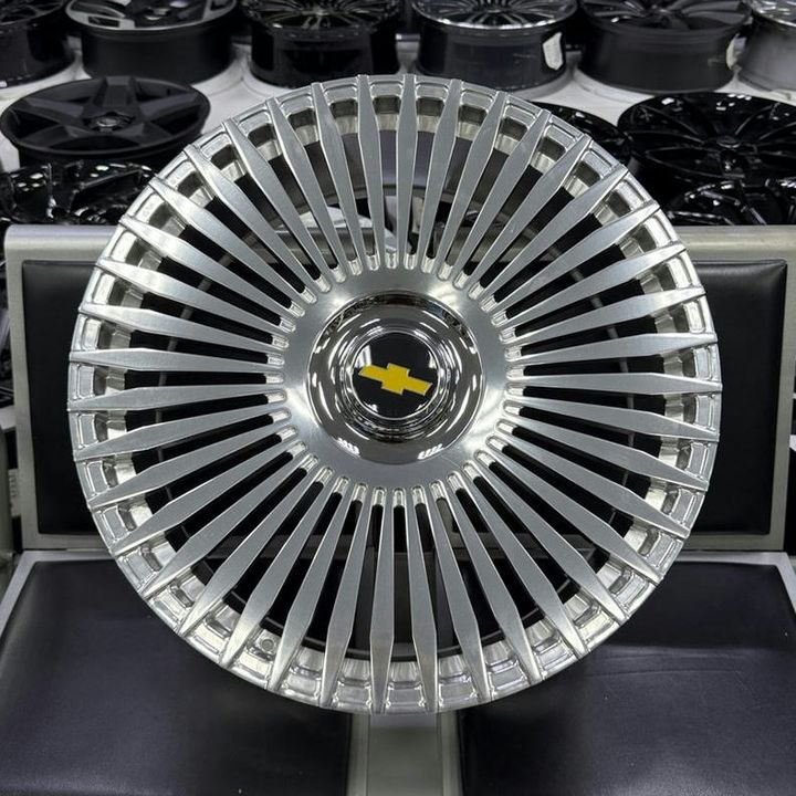 Chevrolet Tahoe Suburban-R24 Multi-Spoke Alloy Wheel