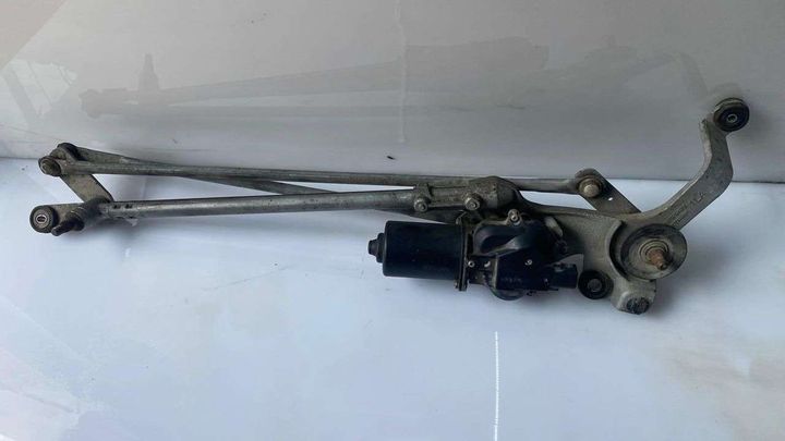 Windshield wiper motor - 2011 Infiniti QX56