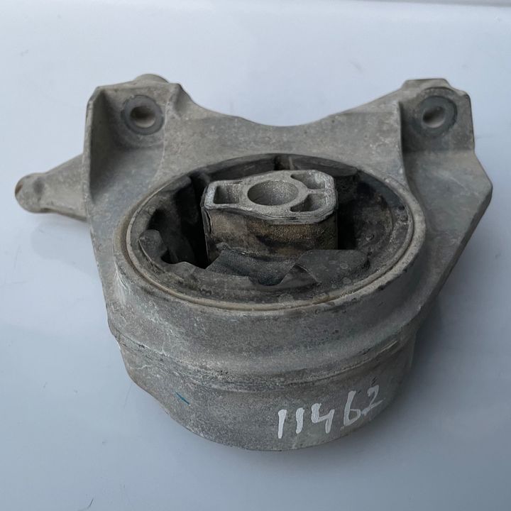 Mount (Gear) - 2011 Chevrolet Camaro
