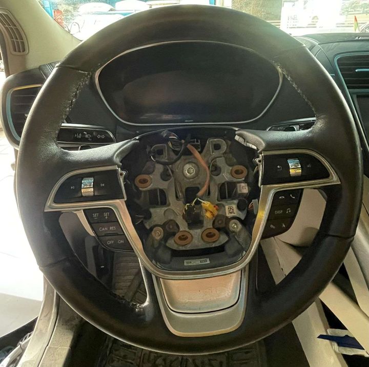 Steering wheel - 2019 Lincoln Nautilus Premier