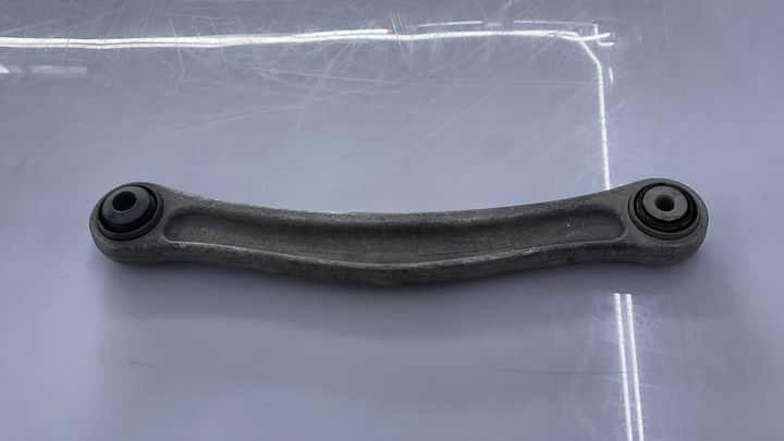 Upper arm (RH) - 2008 Volkswagen Touareg