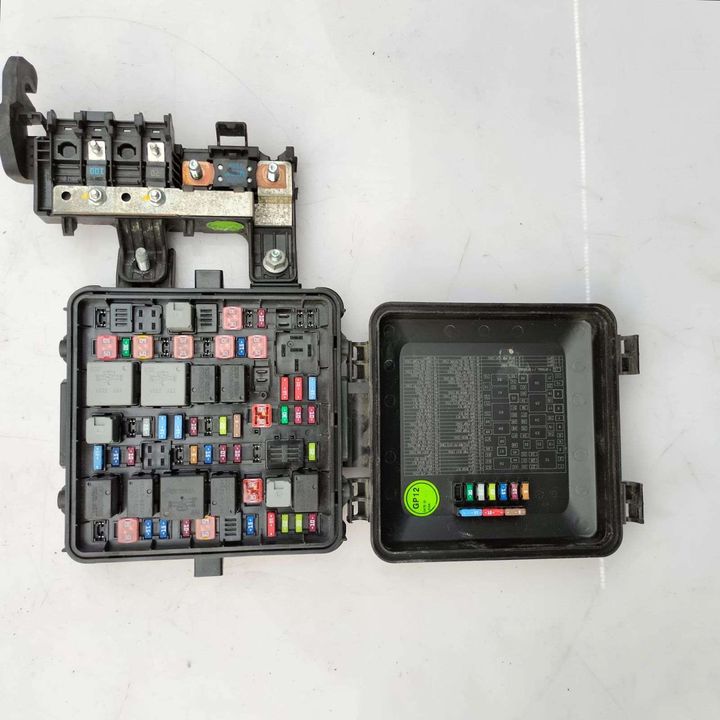 Fuse box - 2013 Cadillac ATS