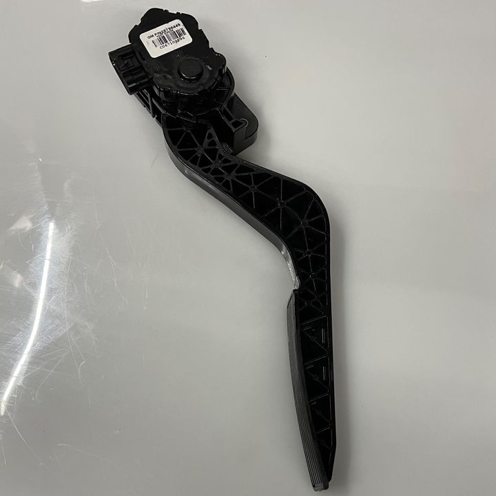 Accelerator pedal - 2010 GMC Terrain SLT1