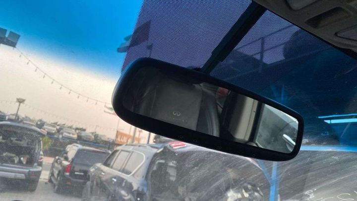Rear view mirror - 2010 Infiniti QX56 5.6i