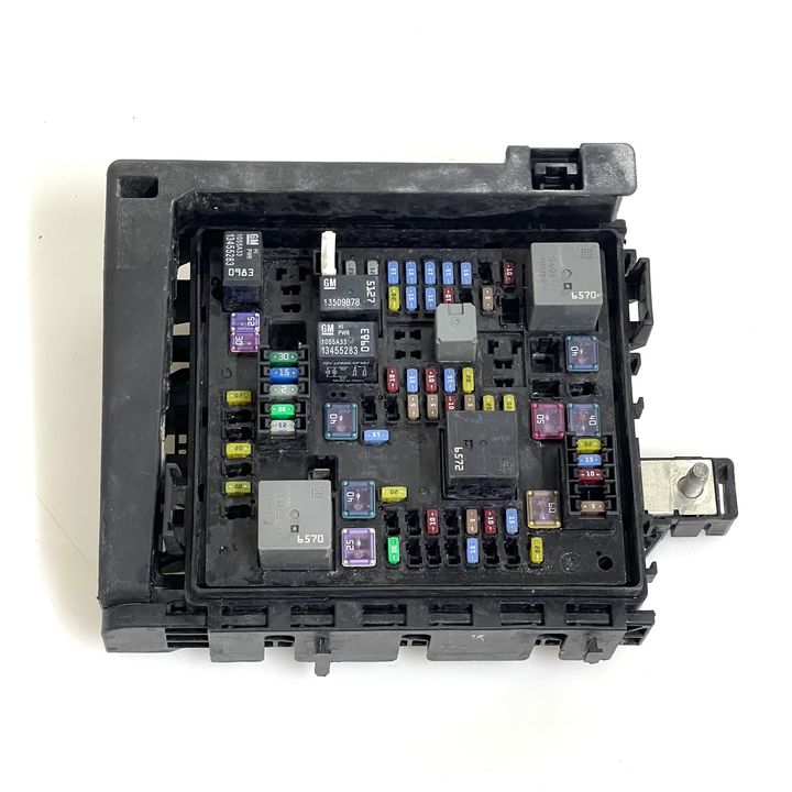 Fuse box - 2020 Cadillac XT6 Sport AWD