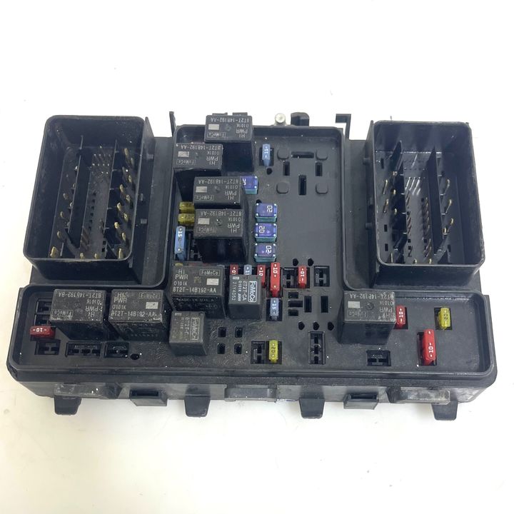Fuse box - 2016 Ford Edge SEL