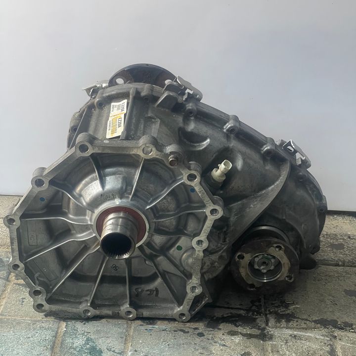Differential case - 2014 Infiniti QX80 SUV