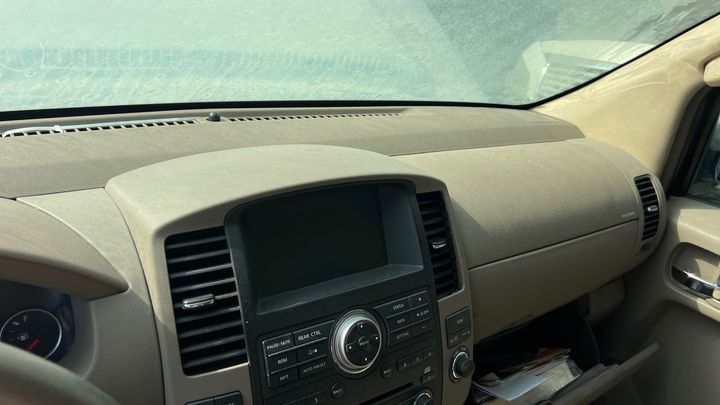 Dashboard - 2011 Nissan Pathfinder 4.0