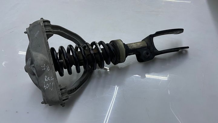 Shock Absorber (RHF) - 2009 Volkswagen Touareg