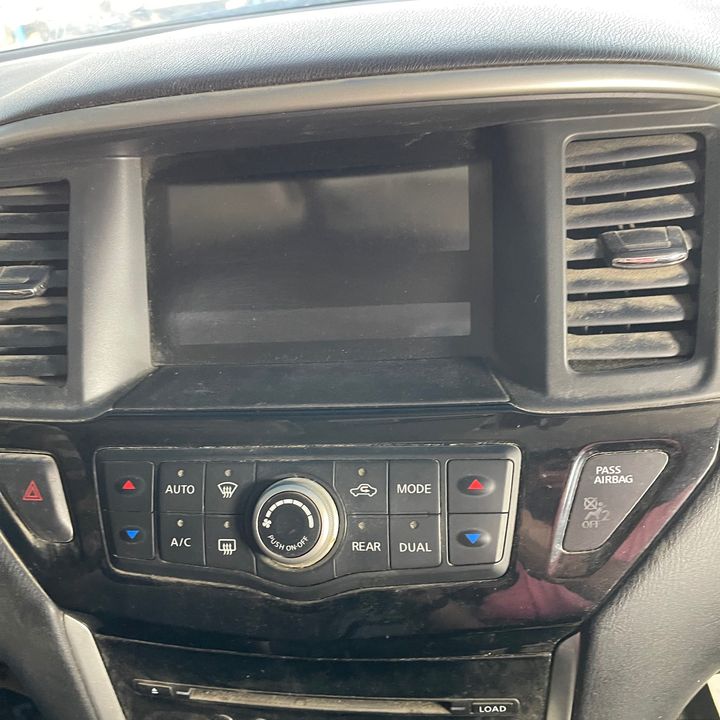 Info-gps-tv screen - 2014 Nissan Pathfinder