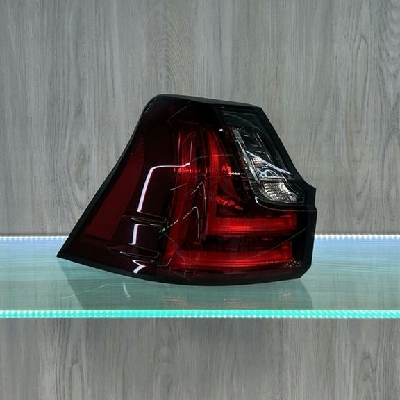 Lexus LX 570 - Left Outer Taillight