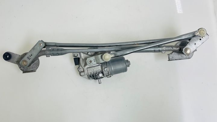 Windshield wiper motor - 2020 Cadillac CT5 Premium Luxury