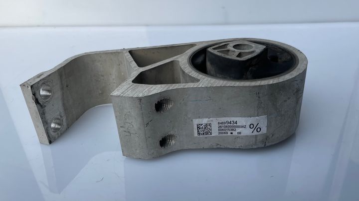 Mount (Gear) - 2020 Chevrolet Traverse LS