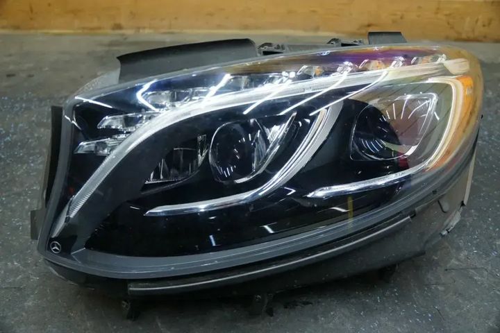a2179064100   headlight l
