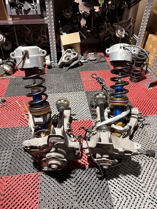 Ferarri Purosangue  Rear Suspension Assembly Pair