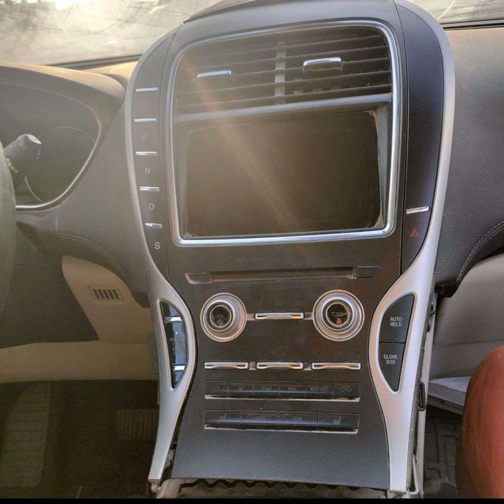 Info/GPS/TV Screen - 2016 Lincoln MKX