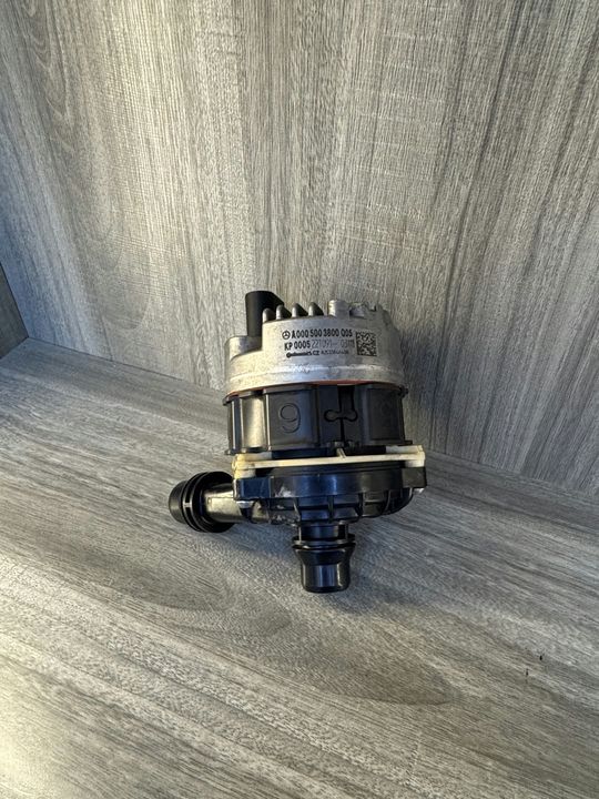 Mercedes-Benz Auxiliary Water Pump A0005003800