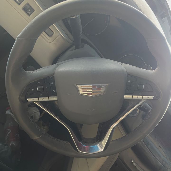 Steering wheel - 2020 Cadillac XT6