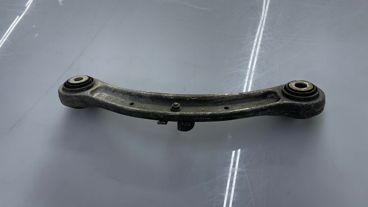 Upper arm (RH) - 2009 Volkswagen Touareg