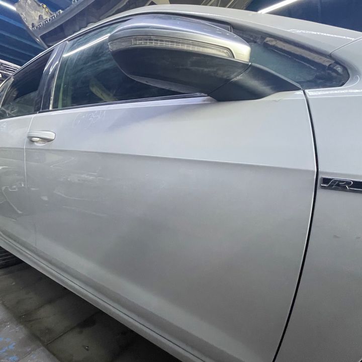 Door (RHF) - 2016 Volkswagen Golf R