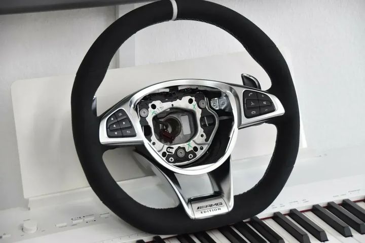 a1664601501 8g72   steering wheel