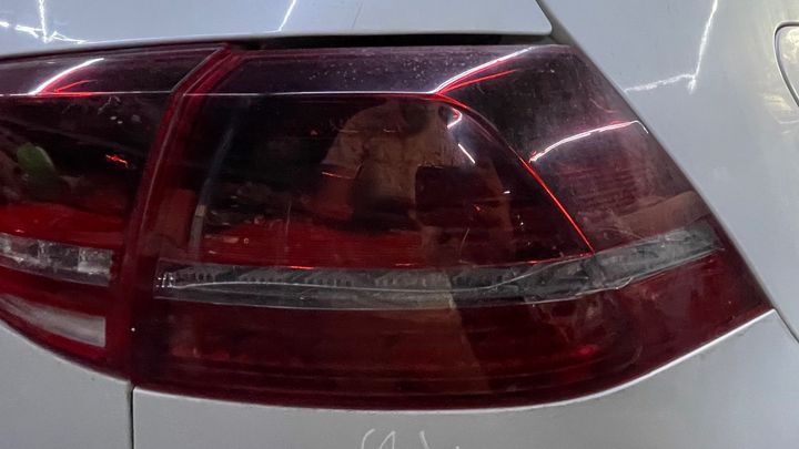 Tail Light (RH) - 2016 Volkswagen Golf R