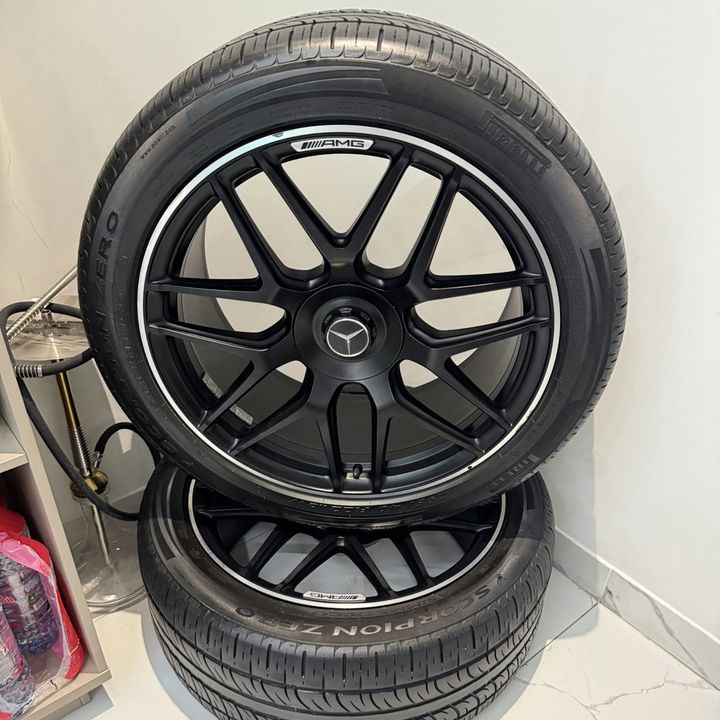 Mercedes-AMG 22-inch Wheels with Pirelli Scorpion Zero Tires