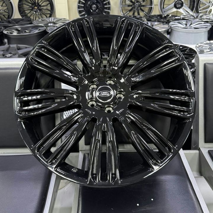Land Rover Range Rover L460 -R22 inch Gloss Black Alloy Wheel