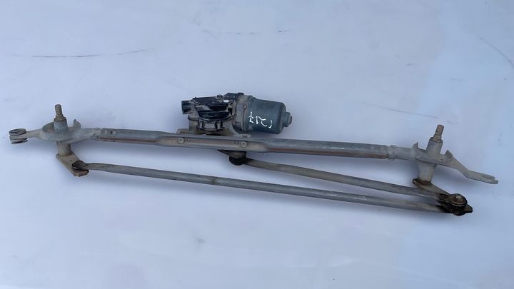 Windshield wiper motor - 2018 Chevrolet Camaro