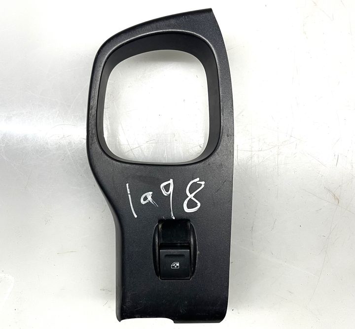 power window switch (RHF) - 2017 Chevrolet Tahoe