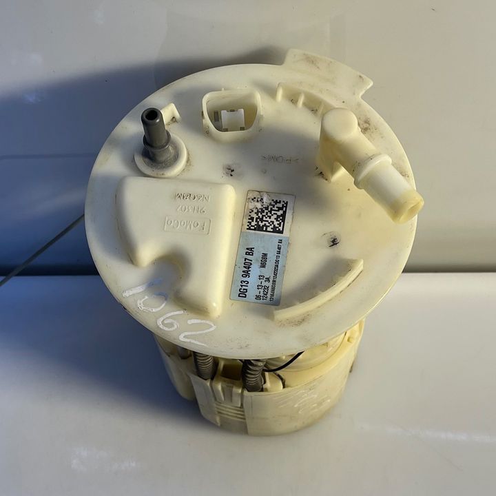 Fuel pump - 2013 Ford Taurus SEL