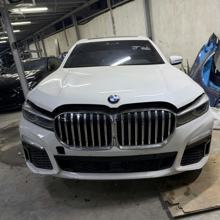 BMW 7 Series G12 LCI 750i - Front Kit / Nose Cut