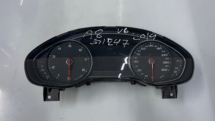 Speedometer - 2015 Audi A8