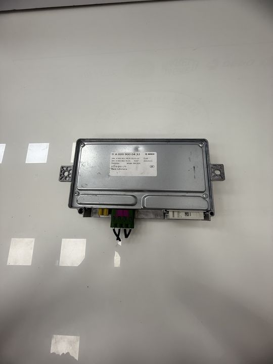 Mercedes-Benz A 000 900 04 32 Control Unit Module