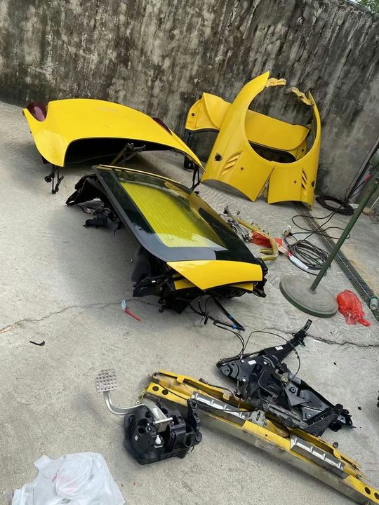 Used complete dismantled parts for Ferrari California