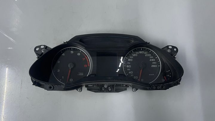 Speedometer - 2012 Audi A4