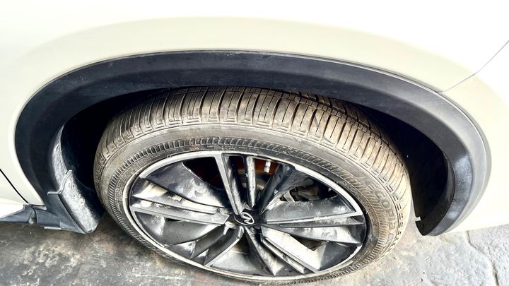 Fender moulding (RHF) - 2022 Infiniti QX55 GRADE ESSENTIAL