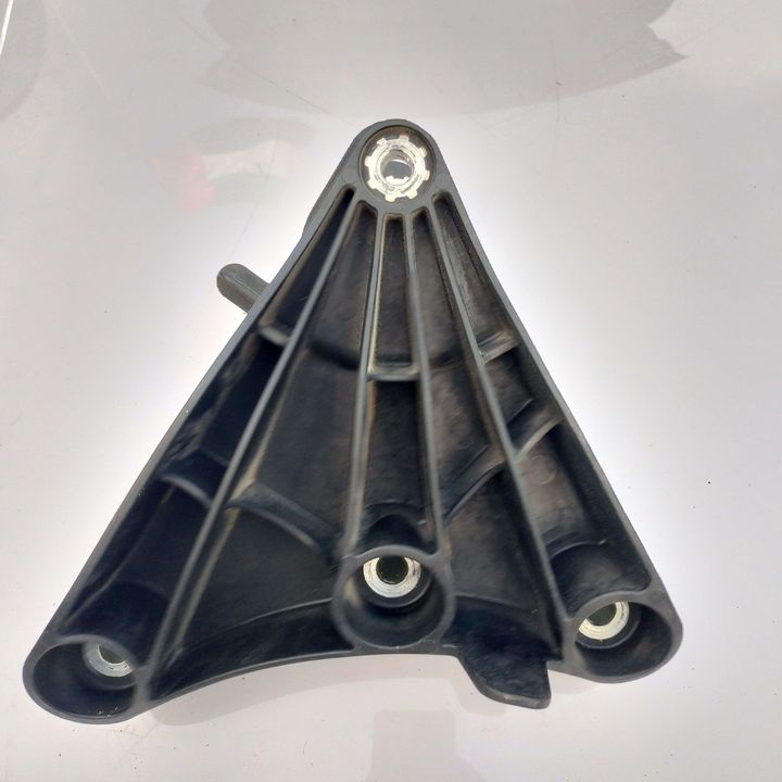 Gearbox Bracket - 2020 Chevrolet Traverse