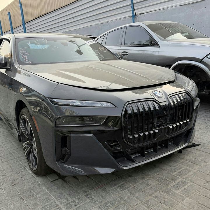BMW 7 Series G70 Sedan - NOSE CUT/ Front Body