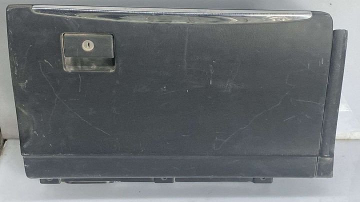 Glove box - 2013 Infiniti QX56