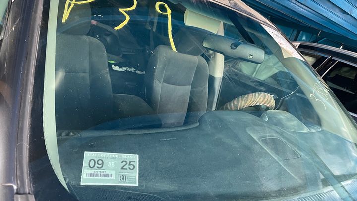 Windshield glass - 2014 Nissan Pathfinder