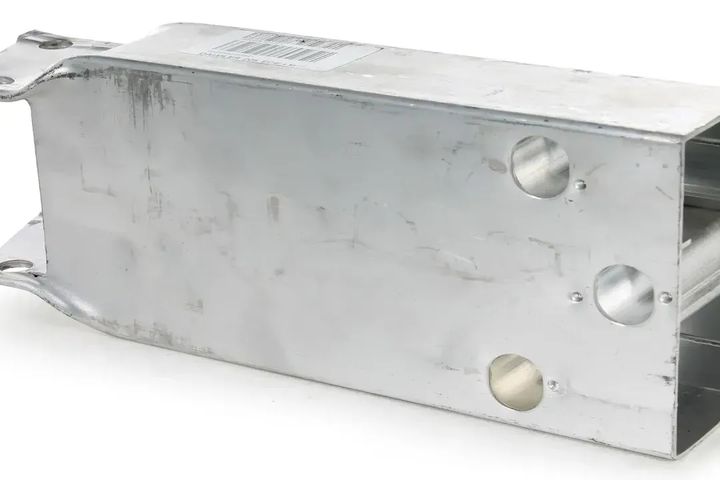 FRONT REINFORCEMENT BRACKET