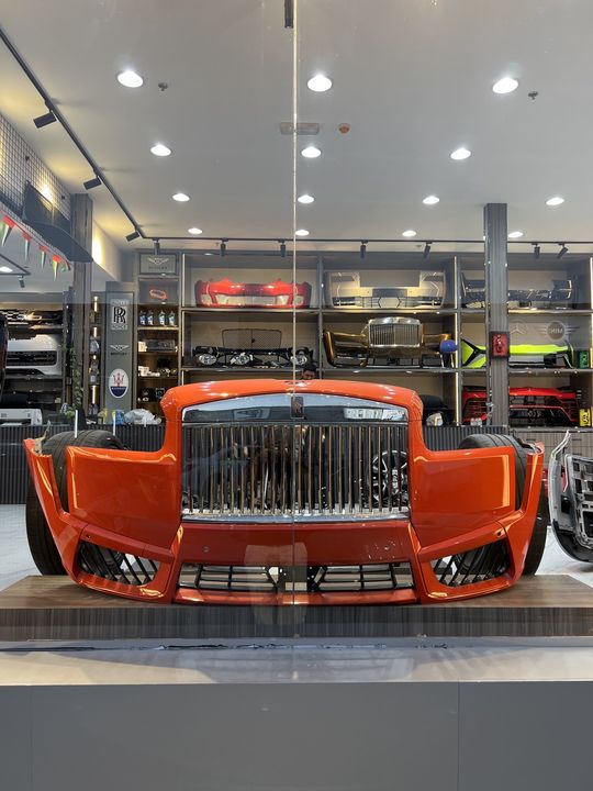 Rolls-Royce Cullinan Front Bumper & Grille Assembly